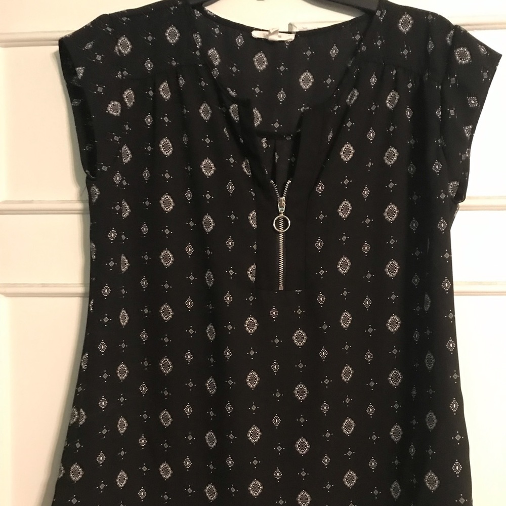 Maurice’s size M zipper top